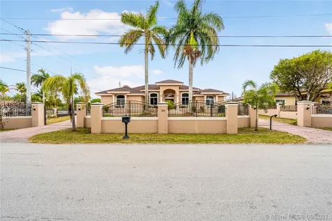 195 NW 130th Avenue Miami FL 33182