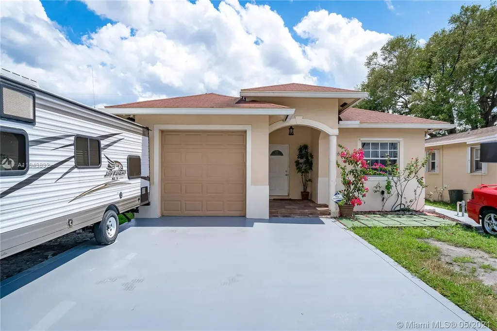 2216 Farragut Street Hollywood FL 33020
