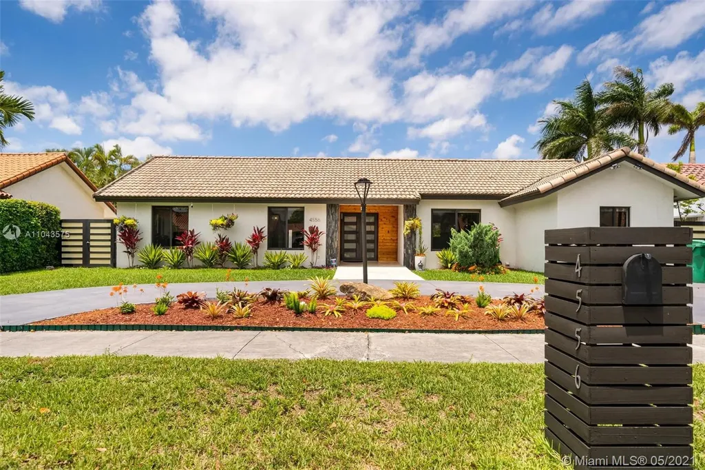 4556 SW 142nd Place Miami FL 33175