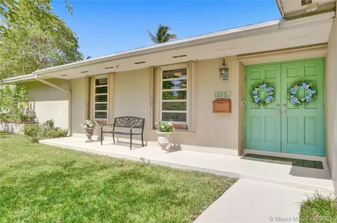 16162 SW 87th Court Palmetto Bay FL 33157