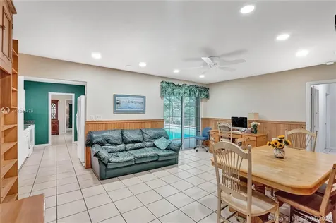 16162 SW 87th Court Palmetto Bay FL 33157