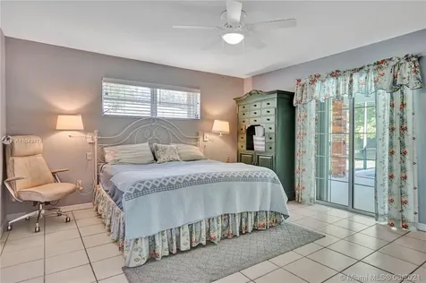 16162 SW 87th Court Palmetto Bay FL 33157