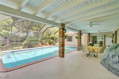 16162 SW 87th Court Palmetto Bay FL 33157