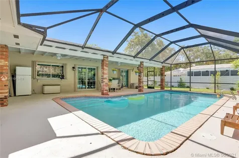 16162 SW 87th Court Palmetto Bay FL 33157