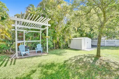 16162 SW 87th Court Palmetto Bay FL 33157