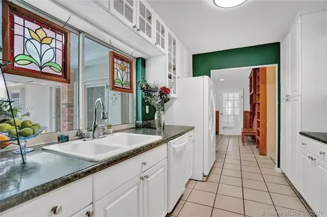 16162 SW 87th Court Palmetto Bay FL 33157