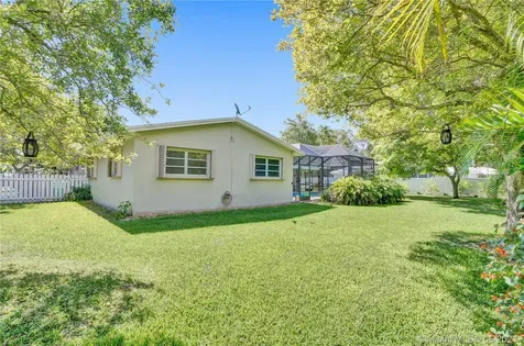 16162 SW 87th Court Palmetto Bay FL 33157