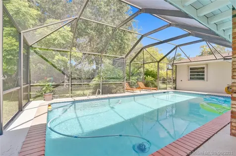 16162 SW 87th Court Palmetto Bay FL 33157