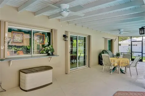 16162 SW 87th Court Palmetto Bay FL 33157