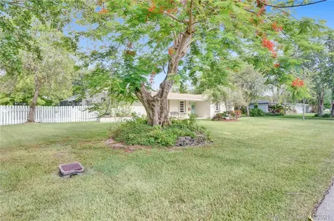 16162 SW 87th Court Palmetto Bay FL 33157