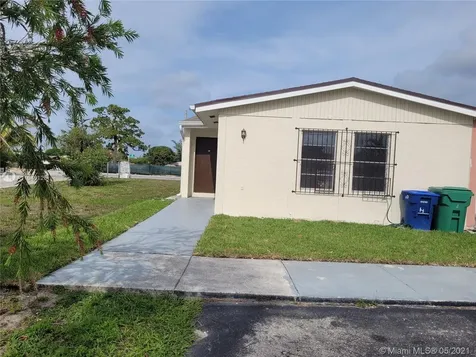 21481 NW 40th Circle Court Miami Gardens FL 33055