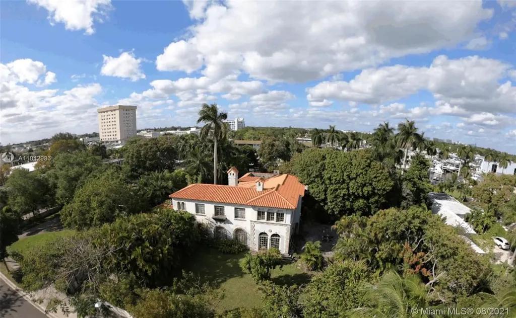 679 NE 77th Street Miami FL 33138