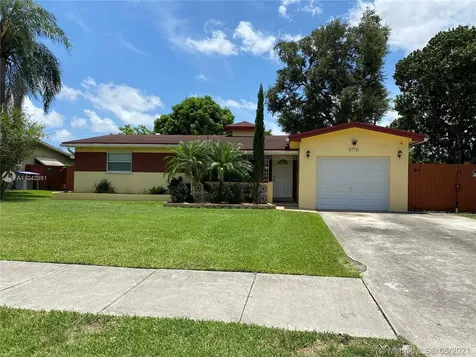 6770 SW 9th Street Pembroke Pines FL 33023