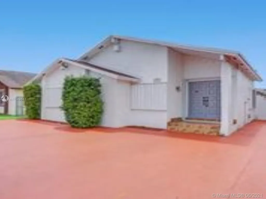 715 SW 97th Court Circle Miami FL 33174