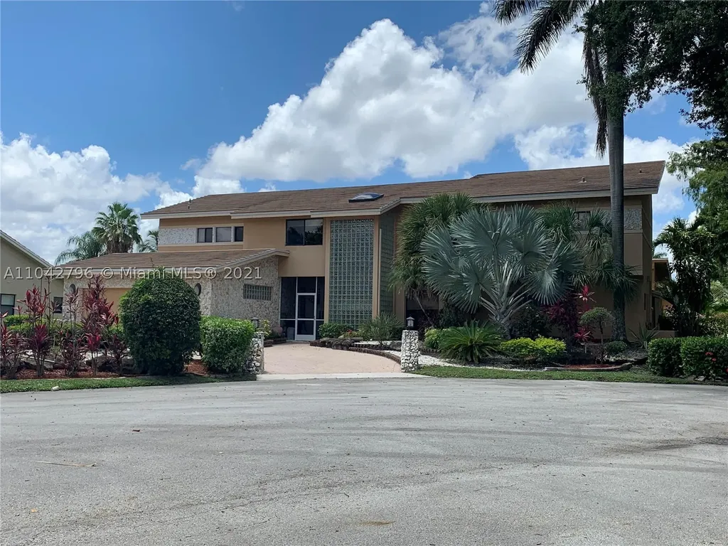 8611 Banyan Court Tamarac FL 33321