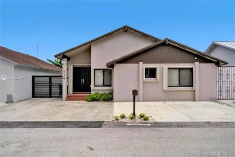 716 SW 100th Court Circle Miami FL 33174