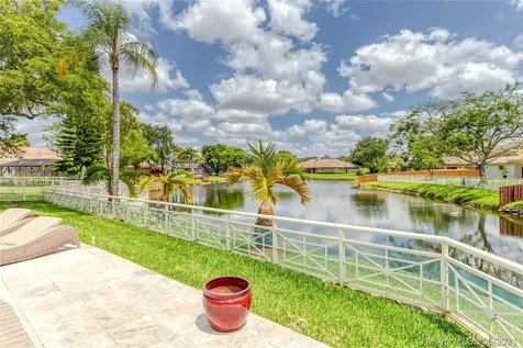 13041 NW 1st Street Plantation FL 33325