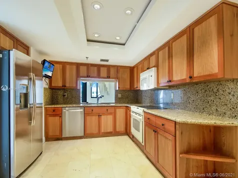 520 Brickell Key Drive Miami FL 33131