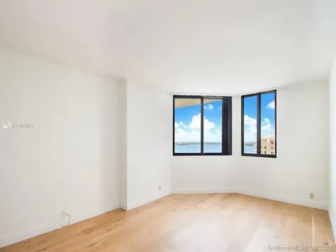520 Brickell Key Drive Miami FL 33131