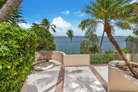 520 Brickell Key Drive Miami FL 33131