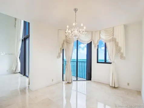 520 Brickell Key Drive Miami FL 33131
