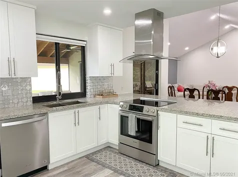 2037 Montpeliar Weston FL 33326