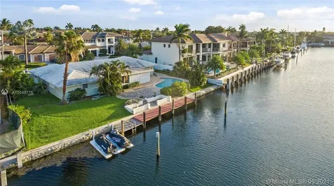 2501 NE 32nd Court Lighthouse Point FL 33064
