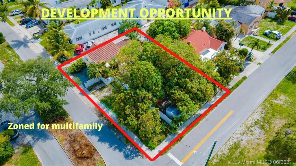 1725 Hayes Street Hollywood FL 33020