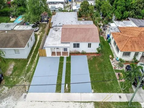 1301 SW 74th Avenue Miami FL 33144