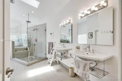 3001 Bayview Drive Fort Lauderdale FL 33306