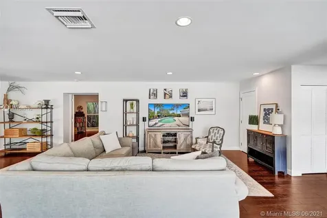3001 Bayview Drive Fort Lauderdale FL 33306