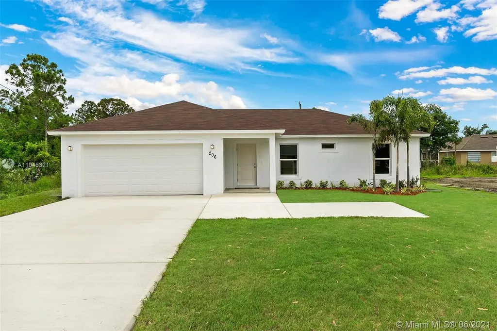 206 SW Thornhill Drive Port St. Lucie FL 34984
