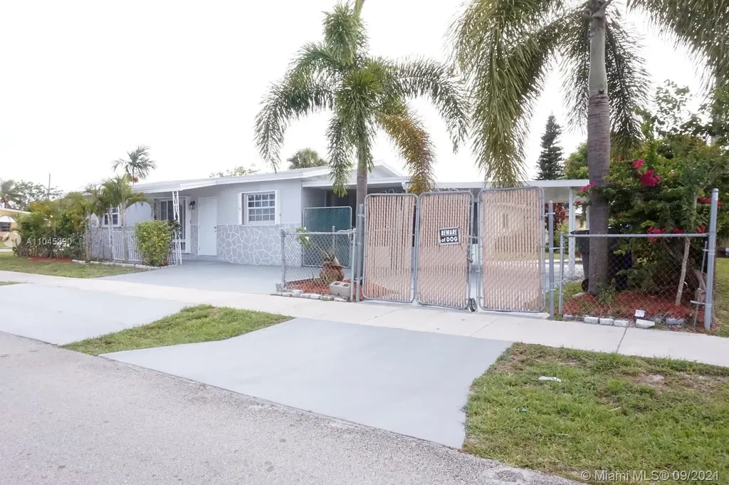 3520 SW 41st Avenue West Park FL 33023