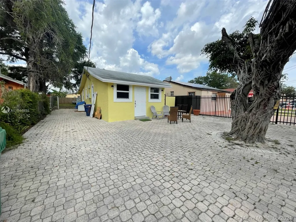 2963 NW 55th Street Miami FL 33142