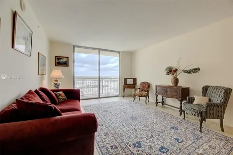 9055 SW 73rd Court Pinecrest FL 33156