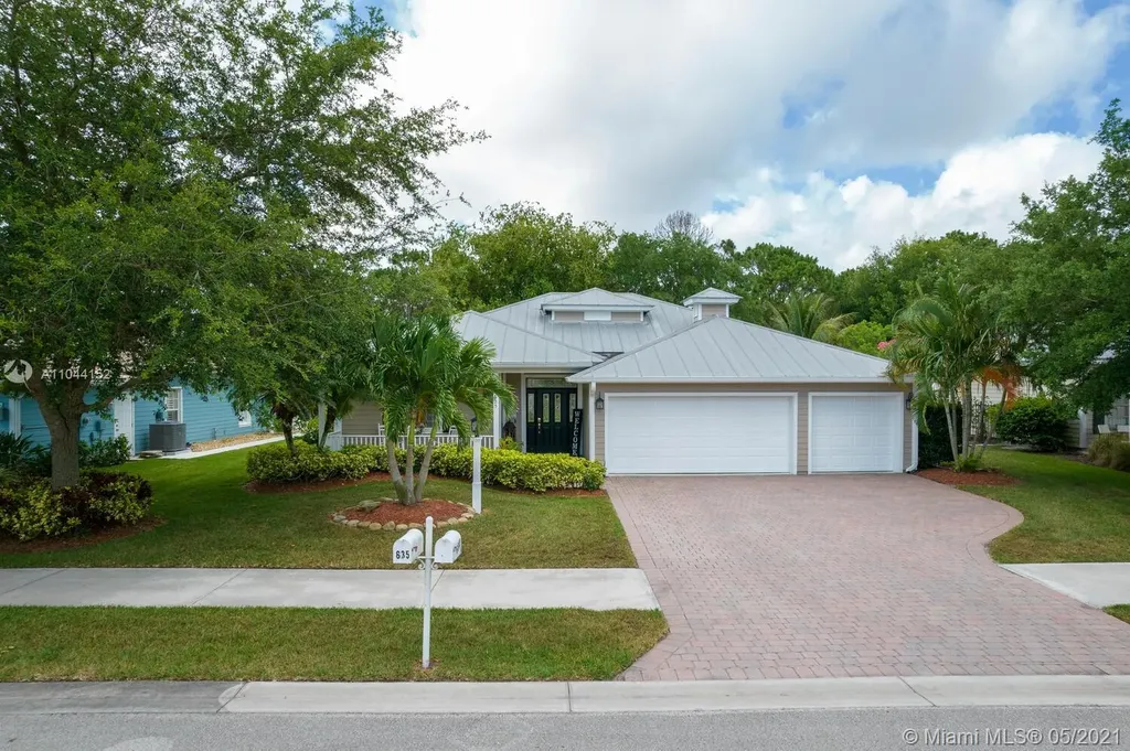 635 NE Muskrat Run Port St. Lucie FL 34983