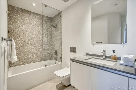 88 SW 7th Street Miami FL 33130