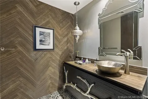 360 Ocean Drive Key Biscayne FL 33149