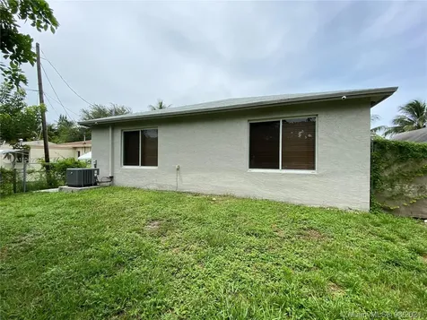 2700 Fillmore Street Hollywood FL 33020