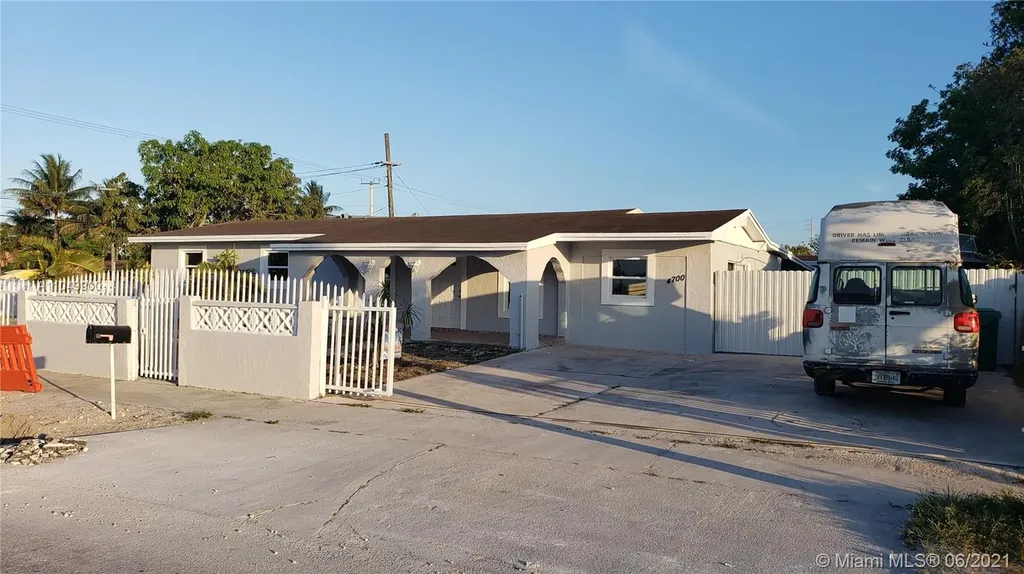 4700 NW 196th Terrace Miami Gardens FL 33055