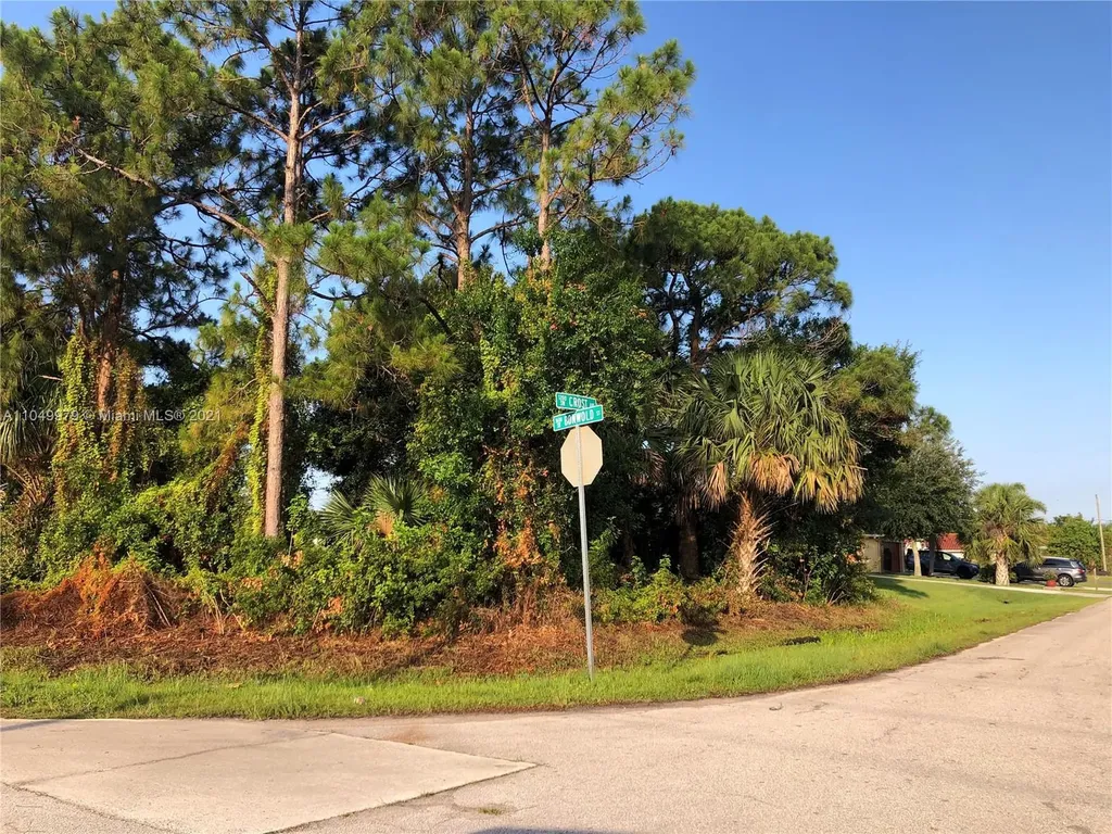 1202 SW Crost Avenue Port St. Lucie FL 34953