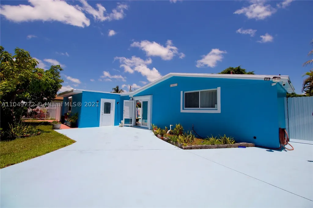 9901 Santos Drive Cutler Bay FL 33189