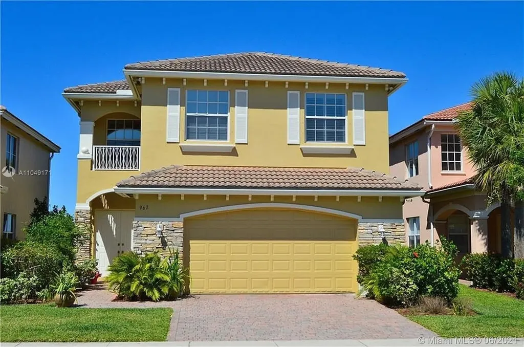 967 NW Leonardo Circle Port St. Lucie FL 34986