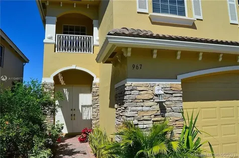 967 NW Leonardo Circle Port St. Lucie FL 34986