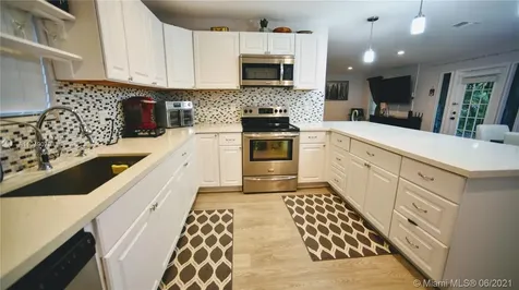 1914 Coquina Way Coral Springs FL 33071