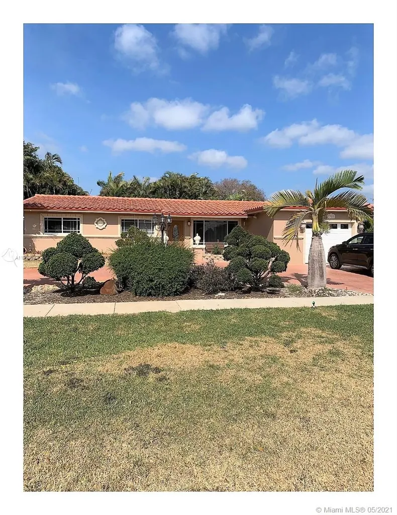 1940 NW 85th Way Pembroke Pines FL 33024