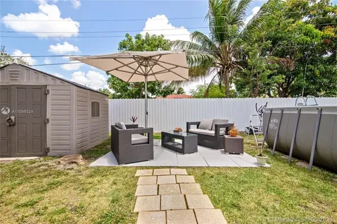 250 NE 170th Street North Miami Beach FL 33162