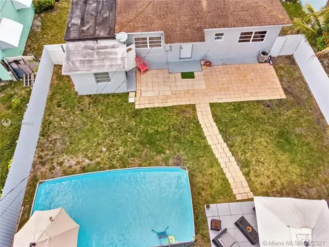 250 NE 170th Street North Miami Beach FL 33162