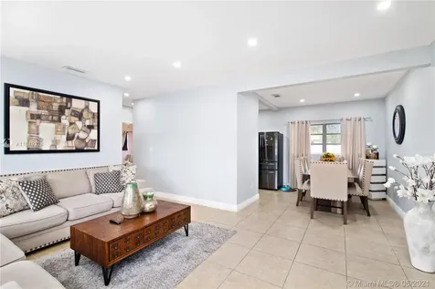 250 NE 170th Street North Miami Beach FL 33162