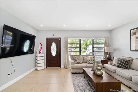 250 NE 170th Street North Miami Beach FL 33162